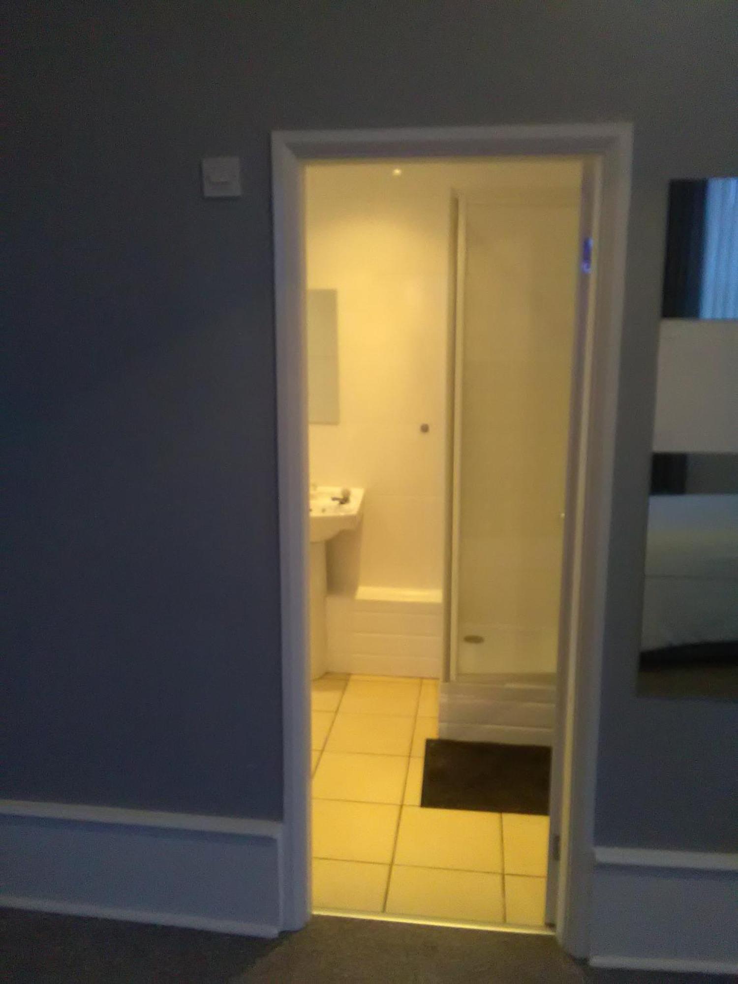 Newcastle West Hotel & Bar Quarto foto