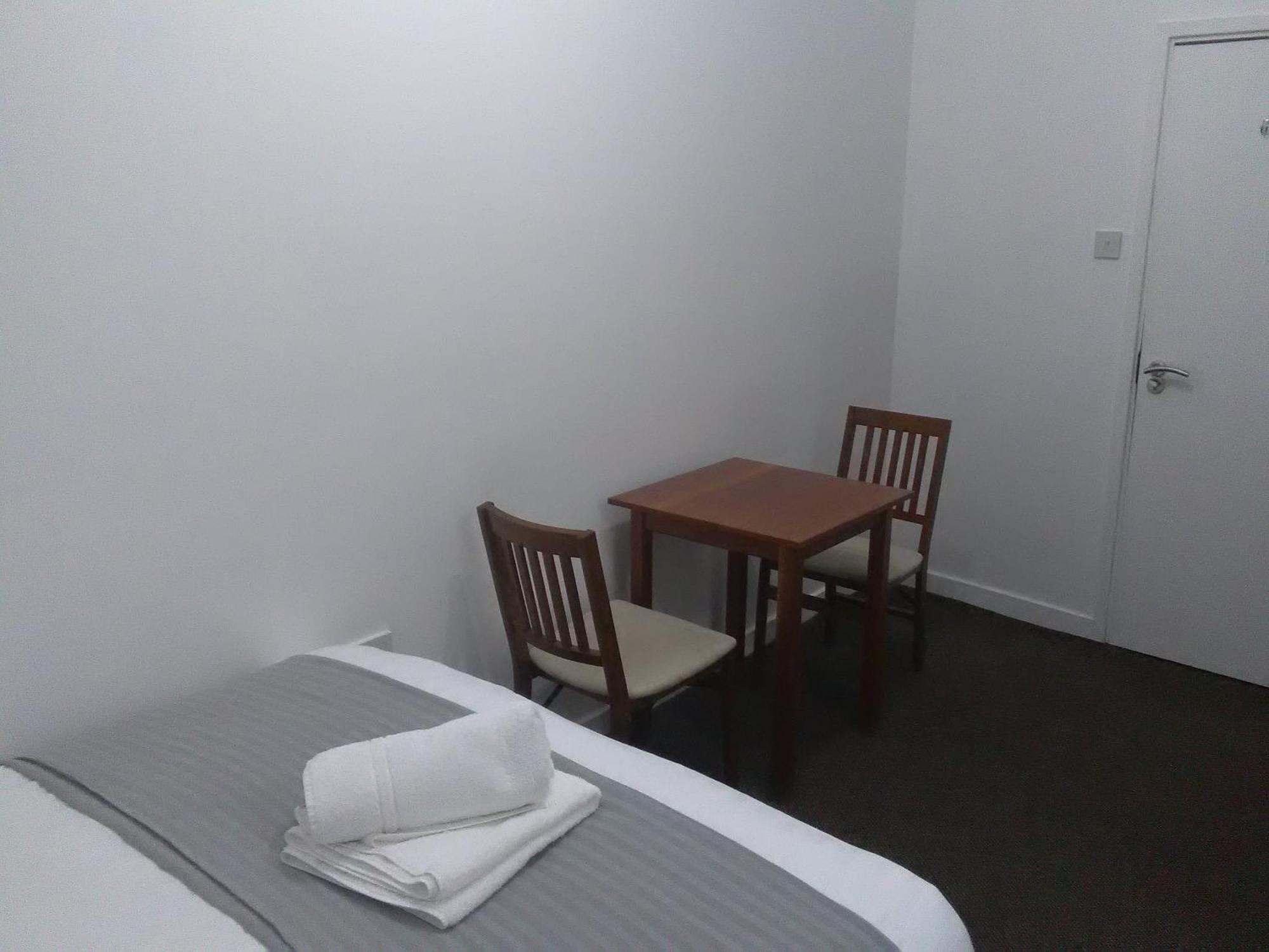 Newcastle West Hotel & Bar Quarto foto