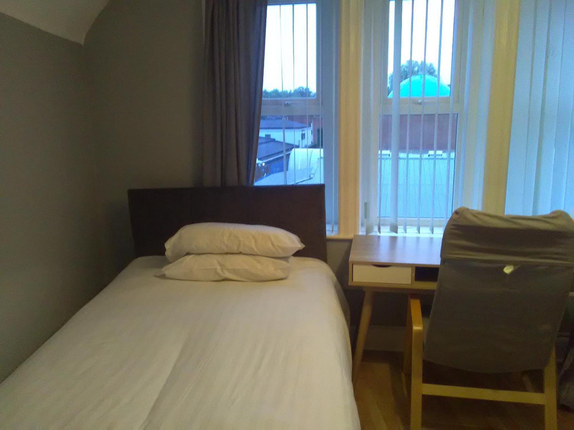 Newcastle West Hotel & Bar Quarto foto
