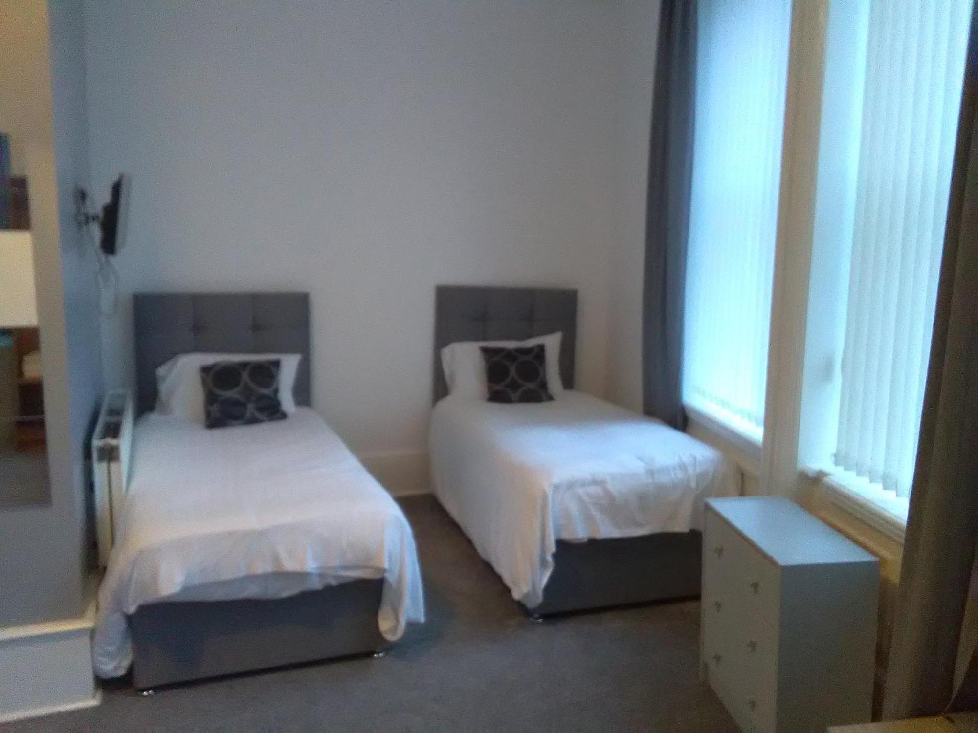 Newcastle West Hotel & Bar Quarto foto