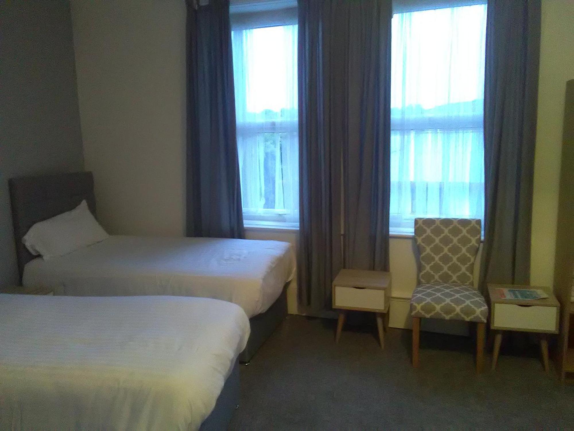 Newcastle West Hotel & Bar Quarto foto